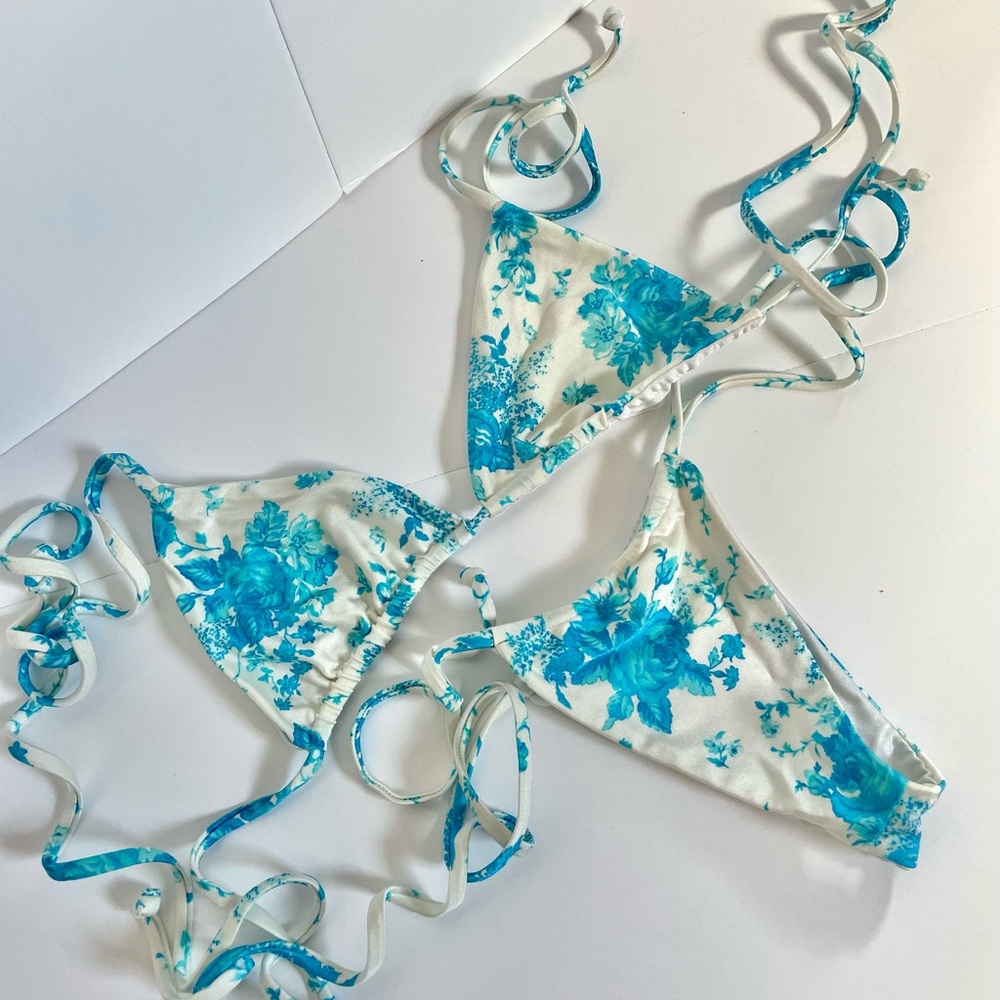 Frankies Bikinis English Tea Room bikini worn once size small top and bottom